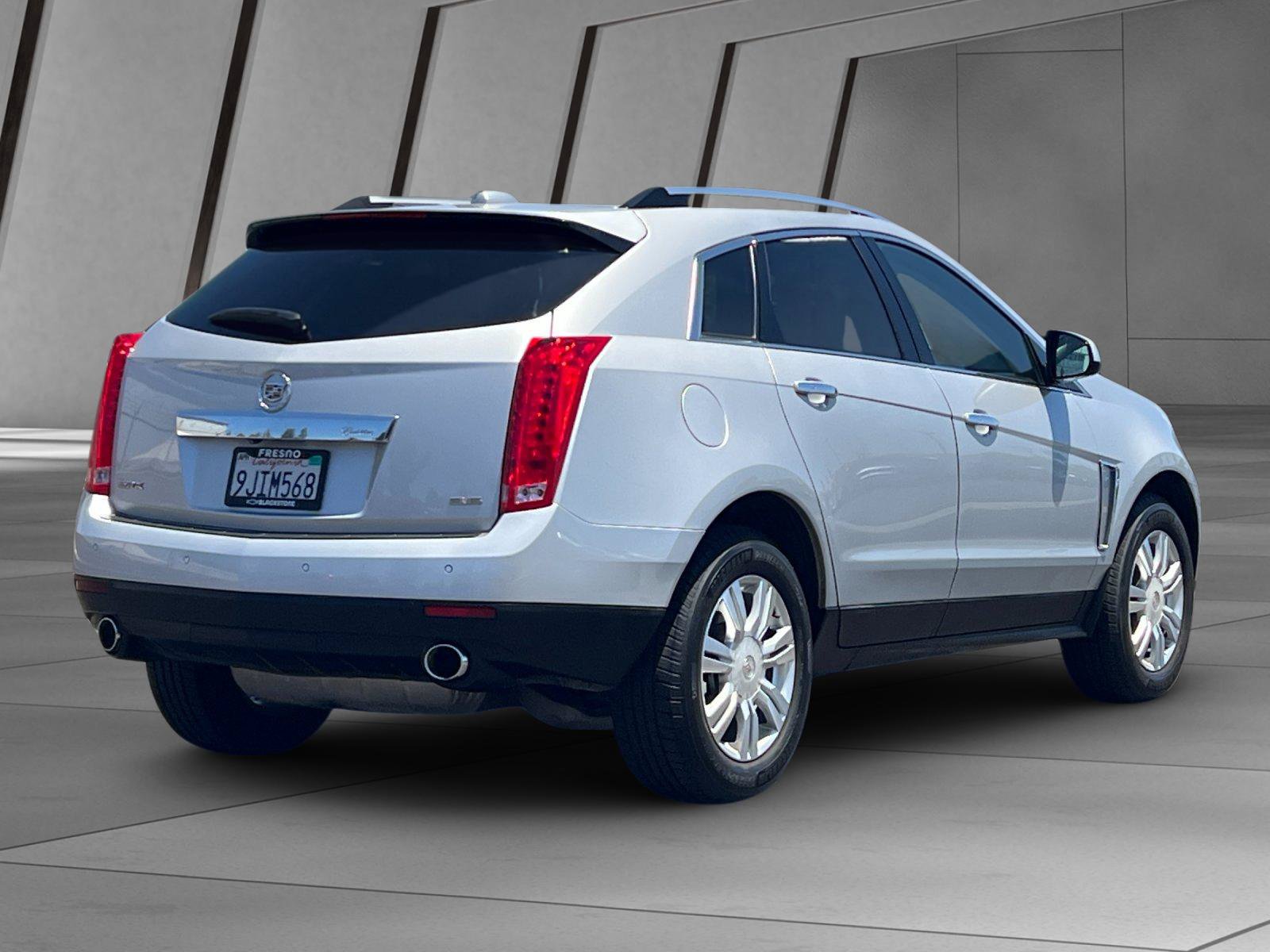 Used 2015 Cadillac SRX Luxury FWD image 4