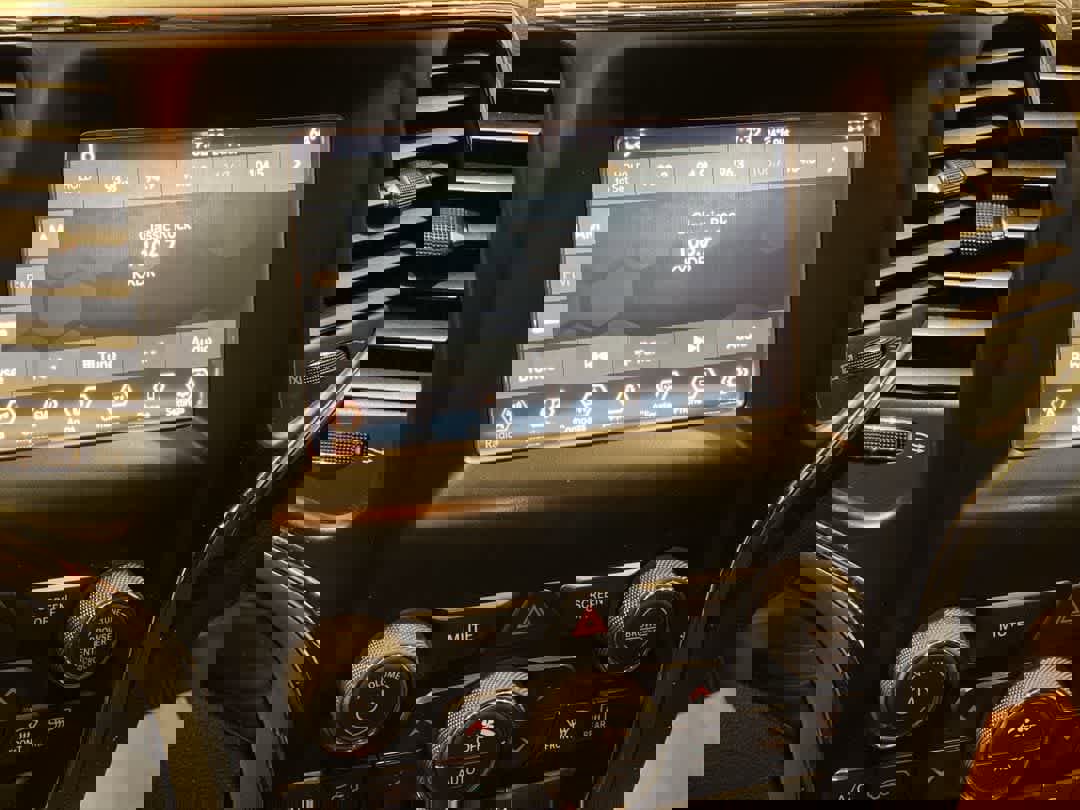 Used 2020 Jeep Grand Cherokee Laredo image 18