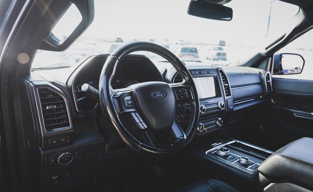 Used 2018 Ford Expedition Limited w/ Driver Assistance Package image 17