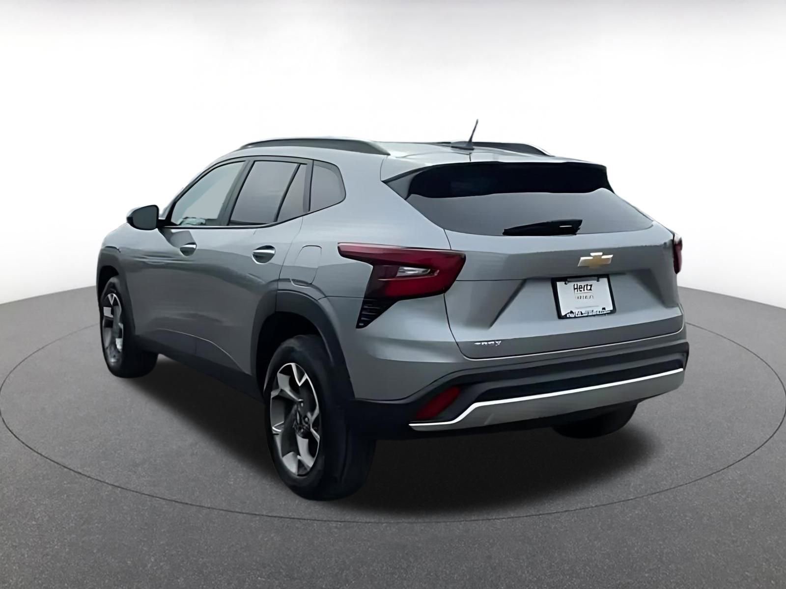 Used 2025 Chevrolet Trax LT image 11