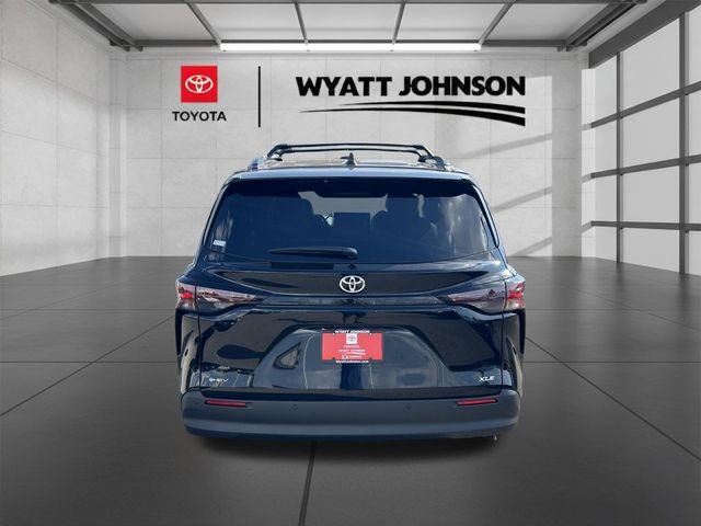 New 2026 Toyota Sienna XLE FWD image 4