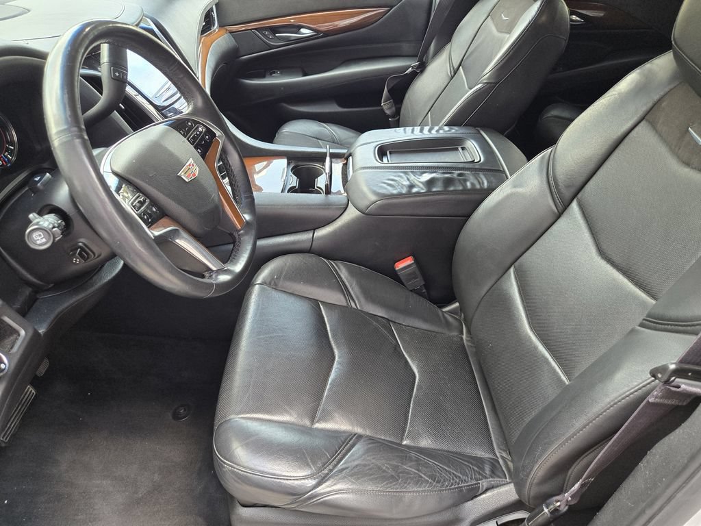 Used 2017 Cadillac Escalade Luxury RWD image 9
