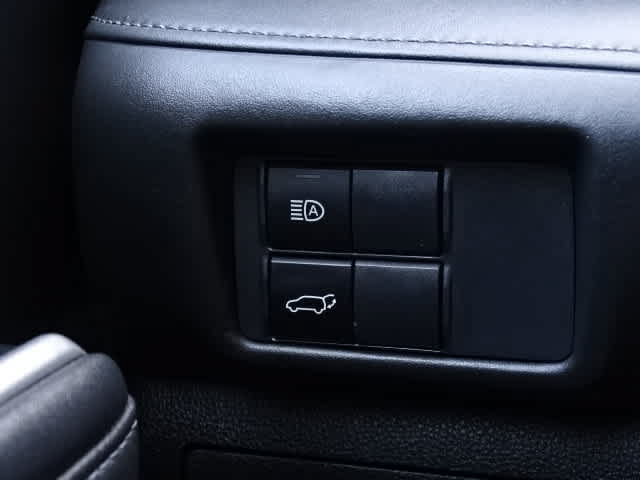 Used 2022 Toyota Highlander XLE FWD image 39