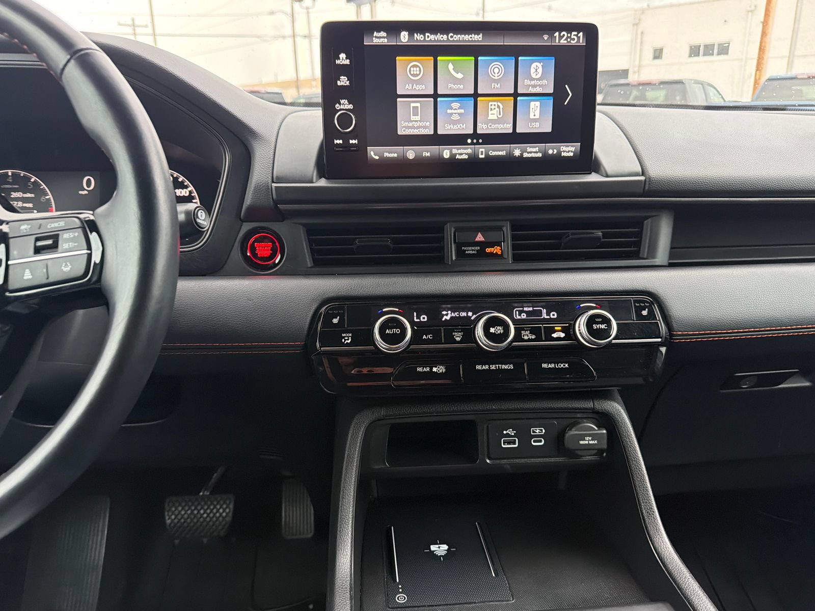 Used 2025 Honda Pilot TrailSport image 27
