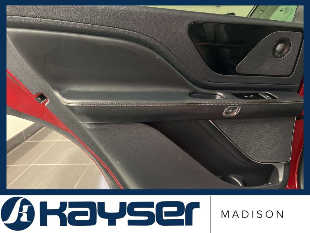 Used 2025 Lincoln Aviator Reserve w/ Illumination Package image 36