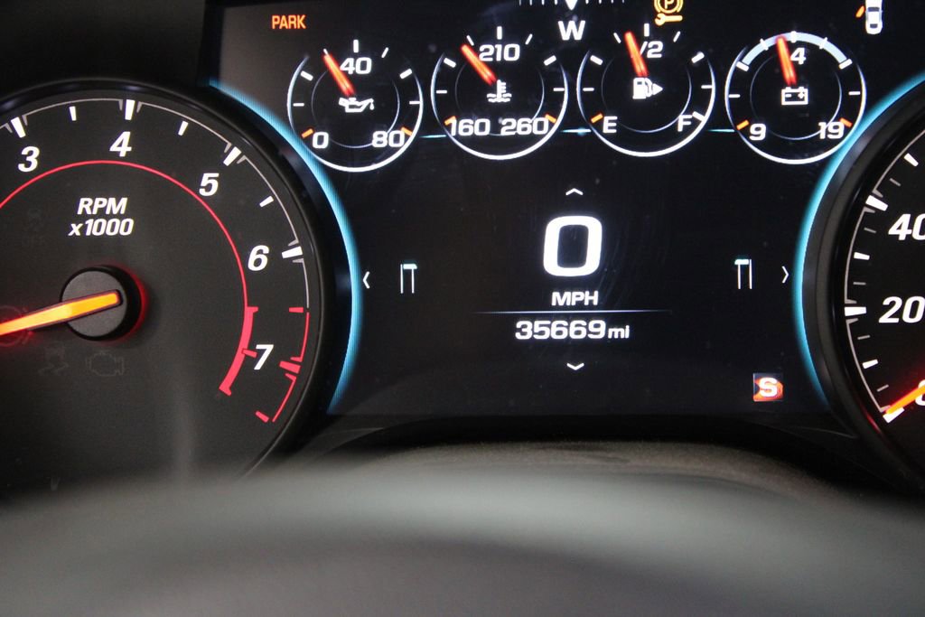 Used 2018 Chevrolet Camaro SS RWD image 17