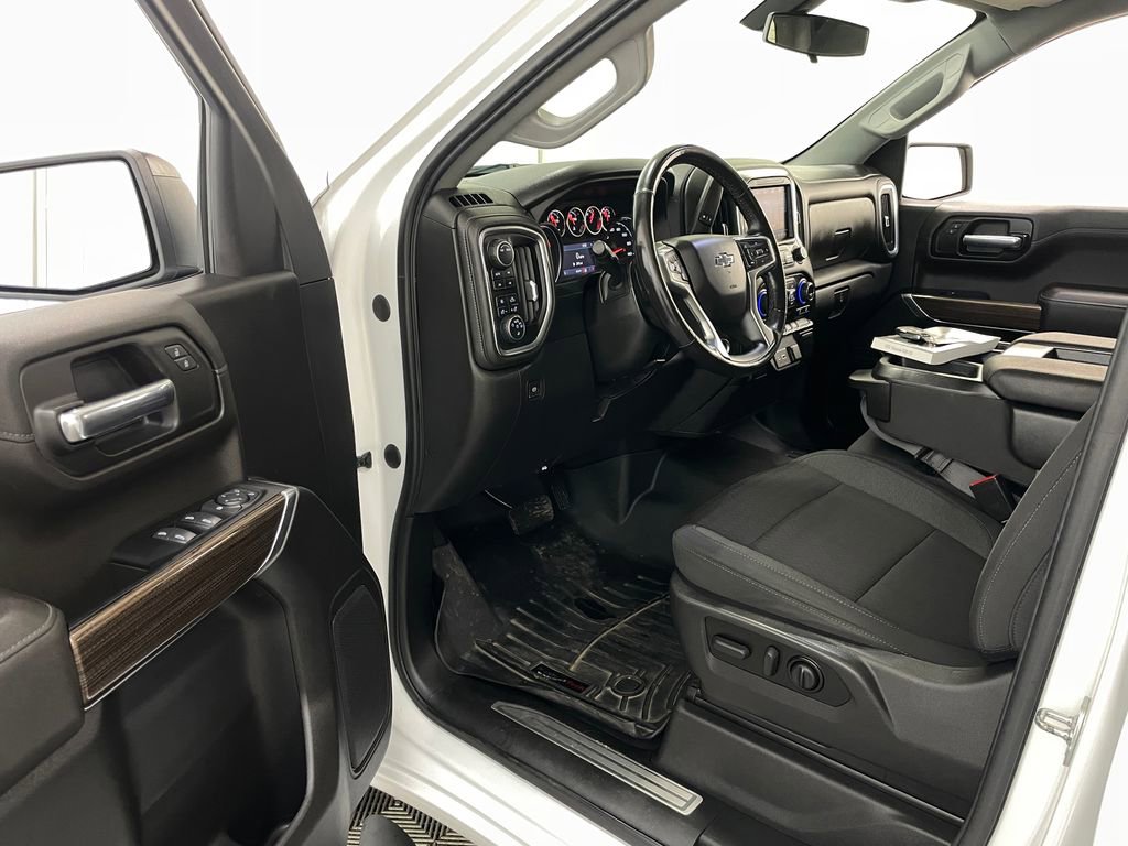 Certified 2022 Chevrolet Silverado 1500 RST w/ Redline Edition AWD/4WD image 25