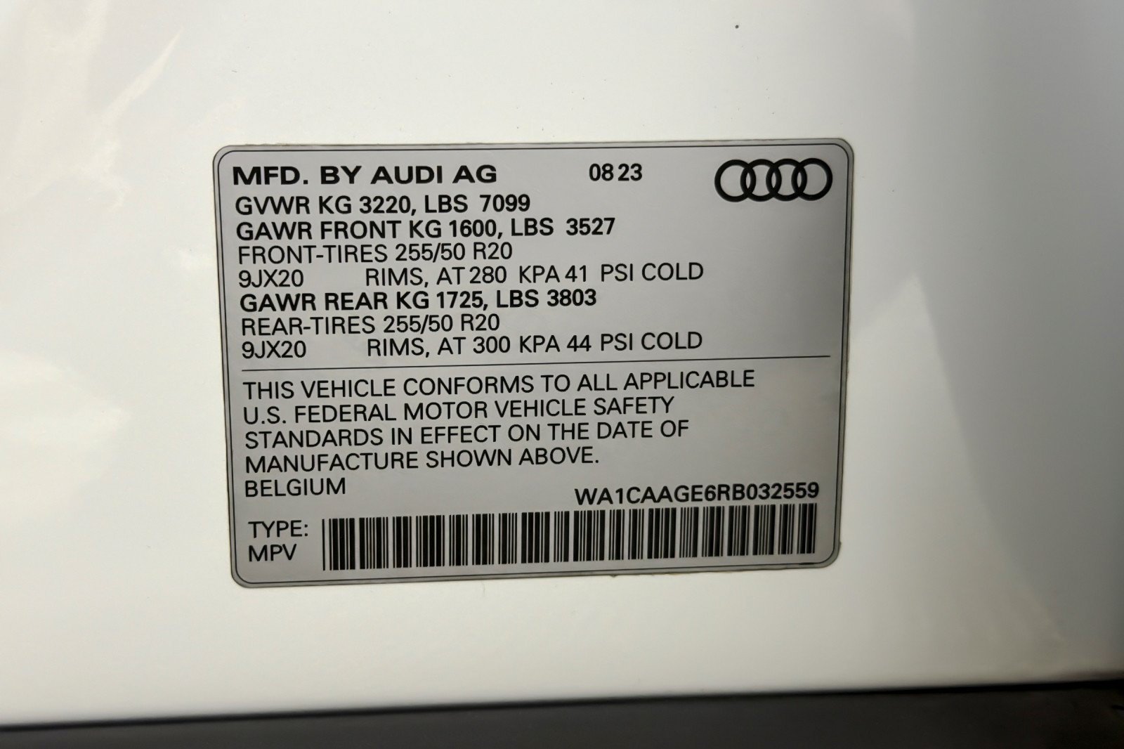 Used 2024 Audi Q8 e-tron Premium Plus AWD/4WD image 28
