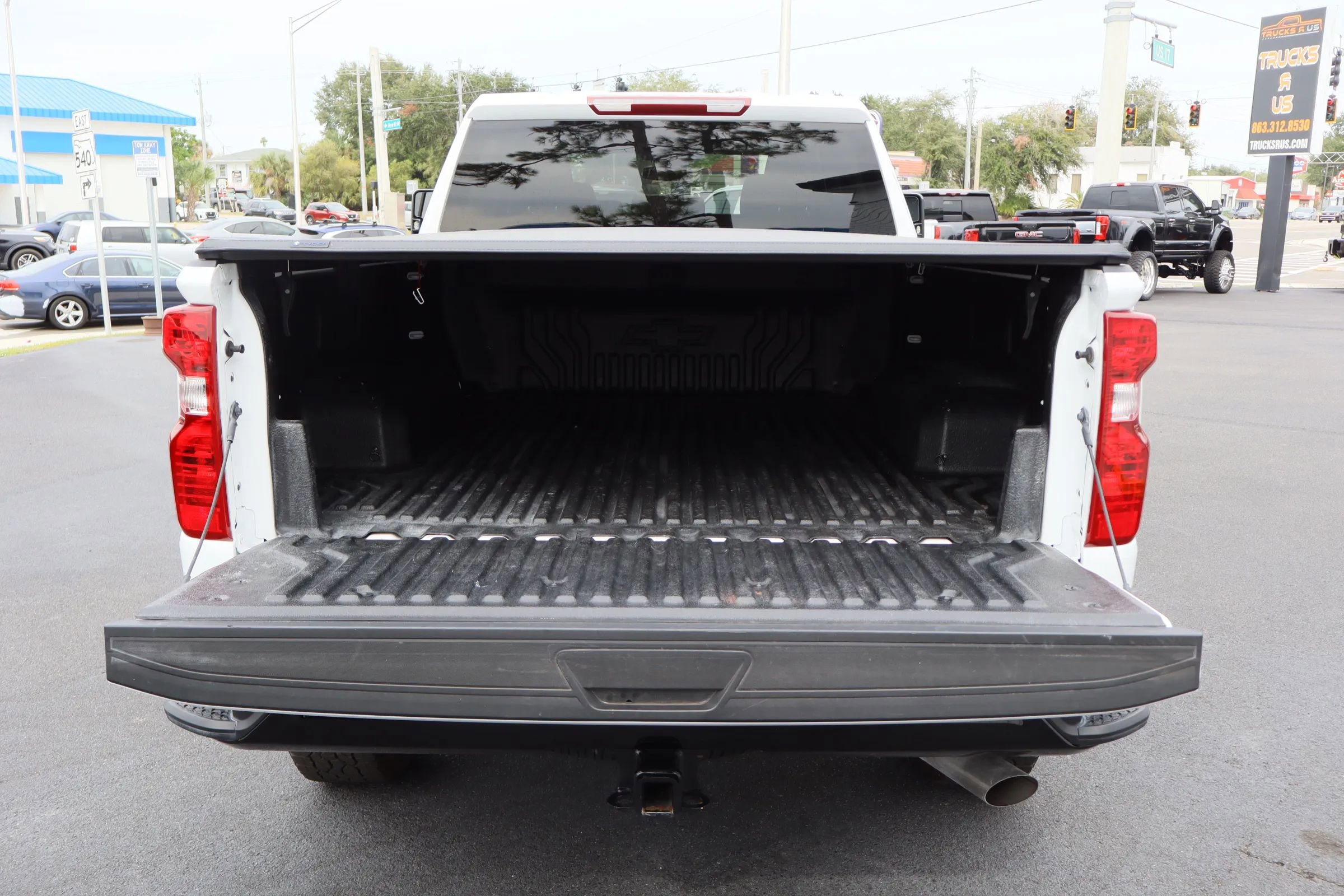 Used 2025 Chevrolet Silverado 2500 Custom w/ Custom Value Package image 23