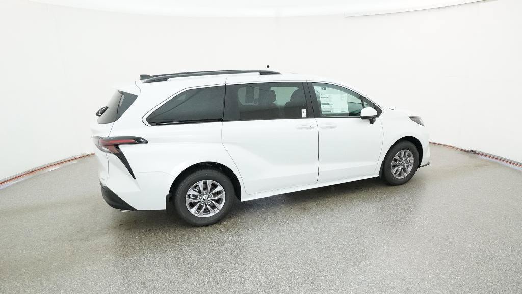 New 2026 Toyota Sienna XLE FWD image 13