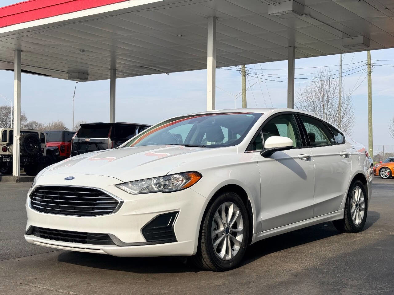 Used 2020 Ford Fusion SE image 6