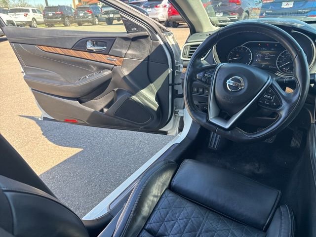Used 2017 Nissan Maxima Platinum image 16