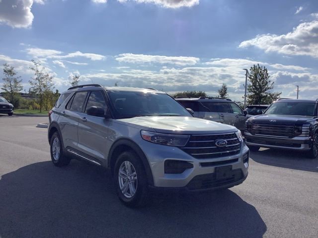 Used 2020 Ford Explorer XLT w/ Comfort Package image 3