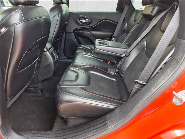 Used 2021 Jeep Cherokee Trailhawk AWD/4WD image 17