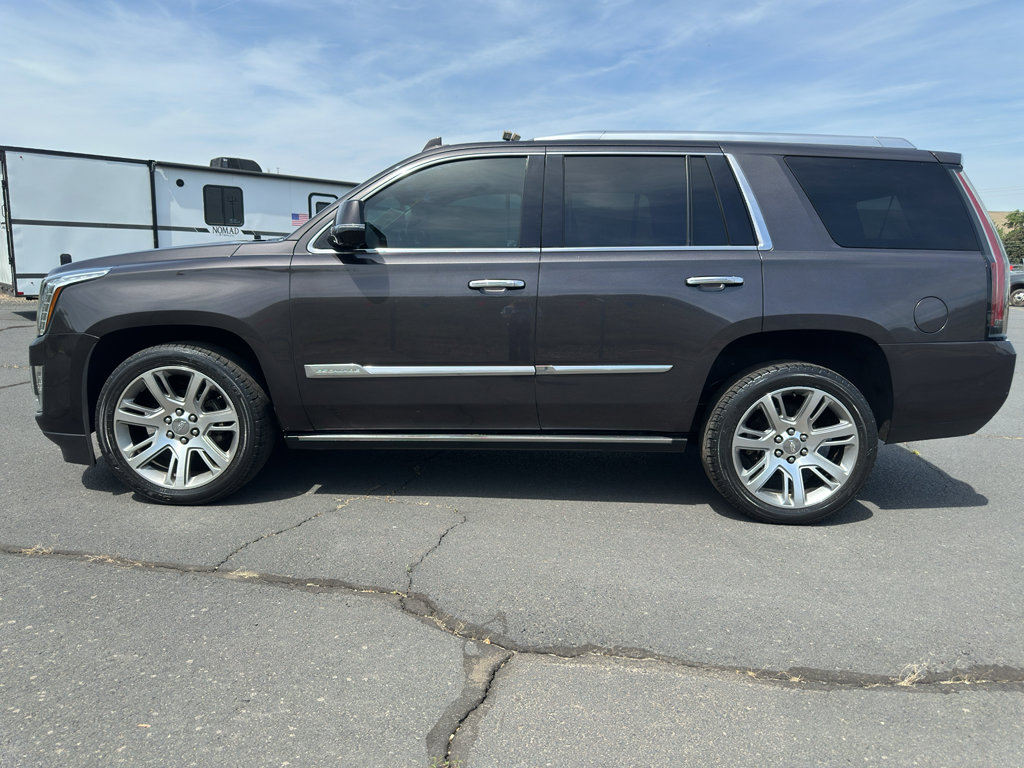 Used 2016 Cadillac Escalade Premium AWD/4WD image 3
