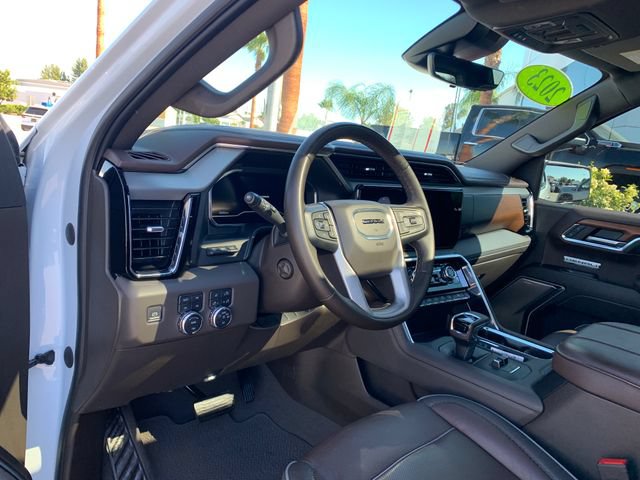 Used 2023 GMC Sierra 1500 Denali w/ Denali Reserve Package AWD/4WD image 17