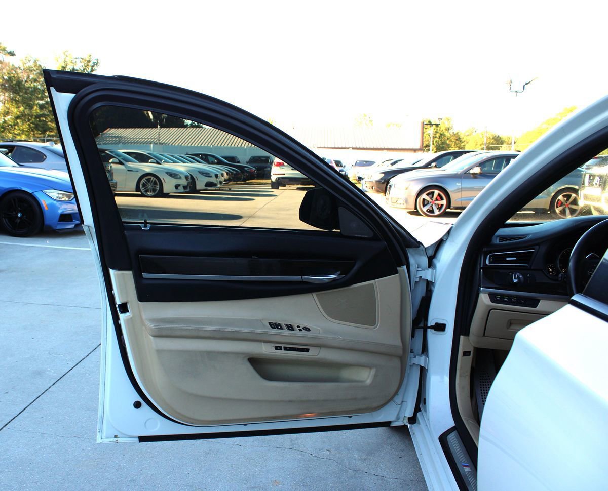 Used 2015 BMW 750Li RWD image 28
