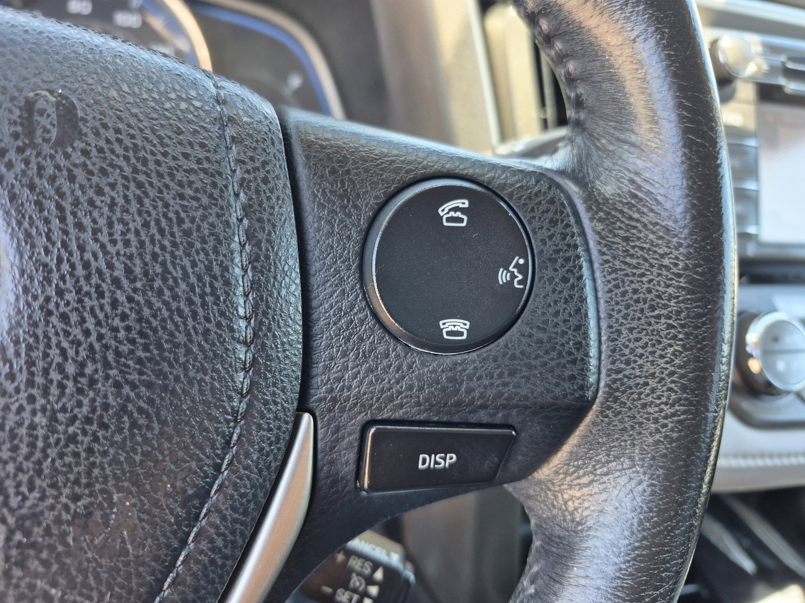 Used 2014 Toyota RAV4 Limited w/ Technology Package FWD image 25