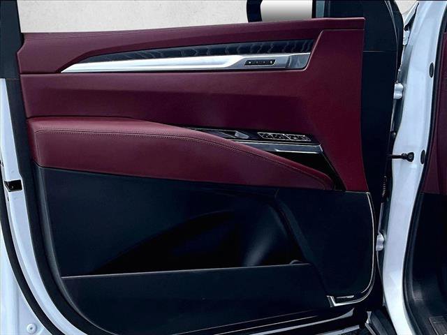 Certified 2026 Cadillac Escalade Luxury AWD/4WD image 18