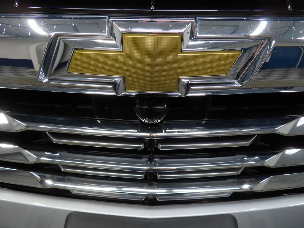 Used 2025 Chevrolet Suburban Premier image 50