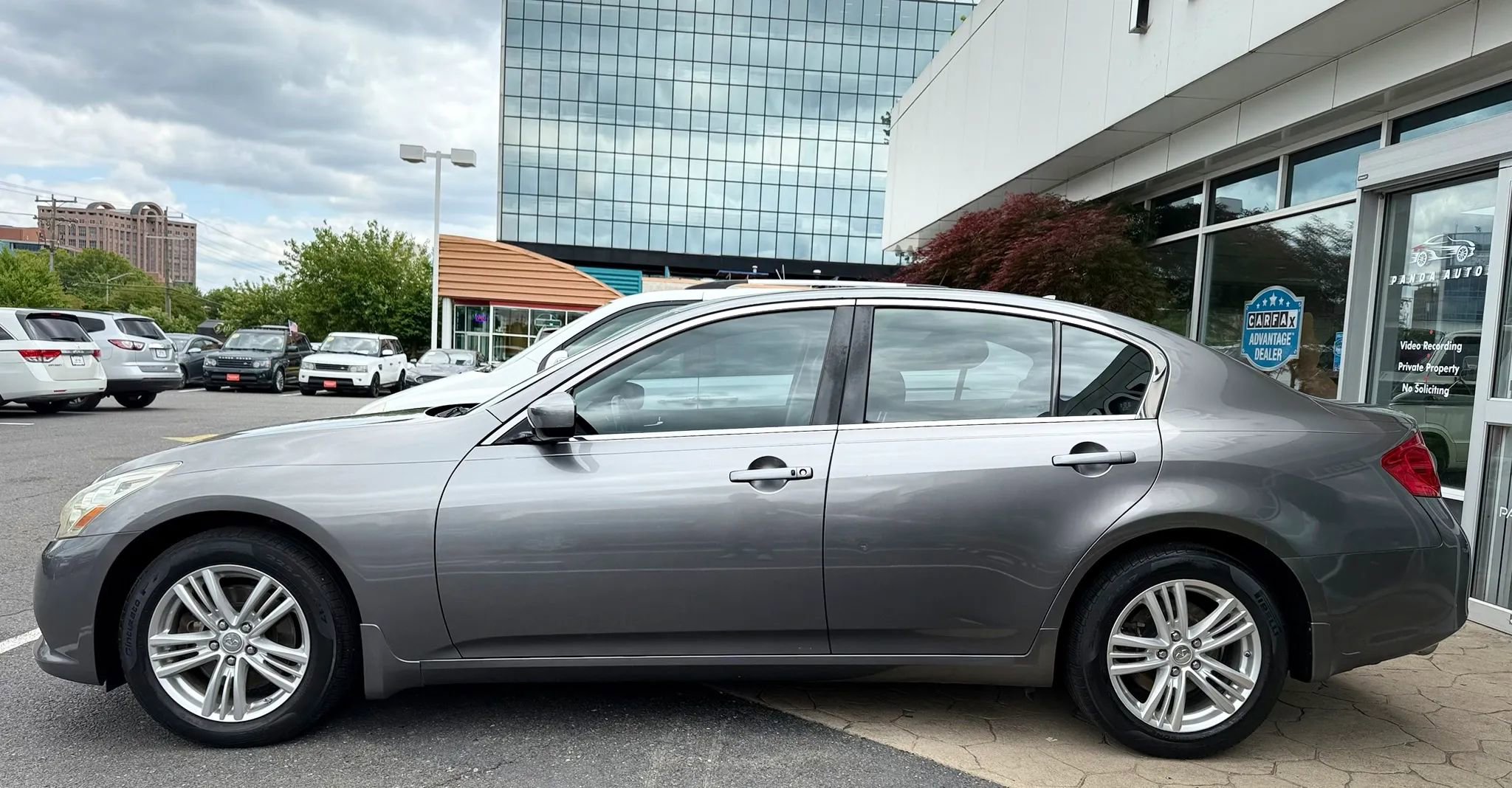 Used 2013 INFINITI G37 x Sedan w/ Premium Pkg AWD/4WD image 4