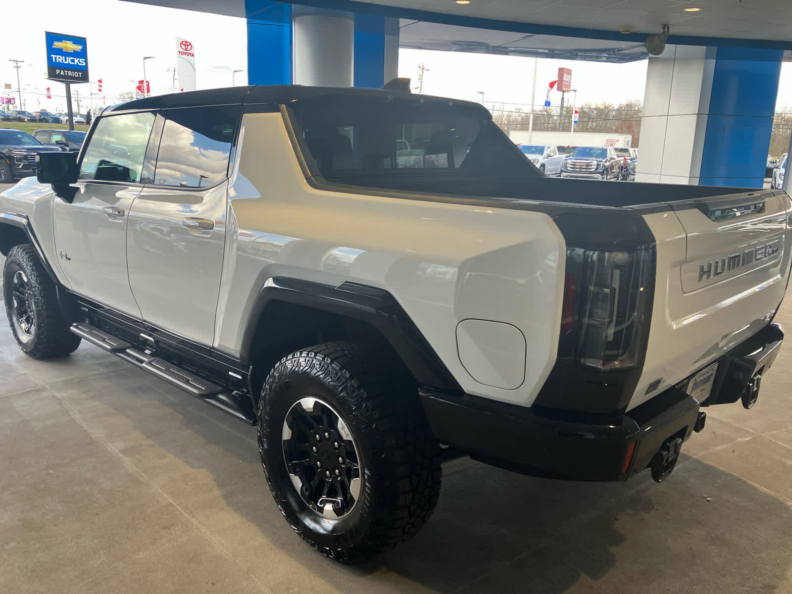 Used 2025 GMC Hummer EV 3X w/ Extreme Off-Road Package image 5