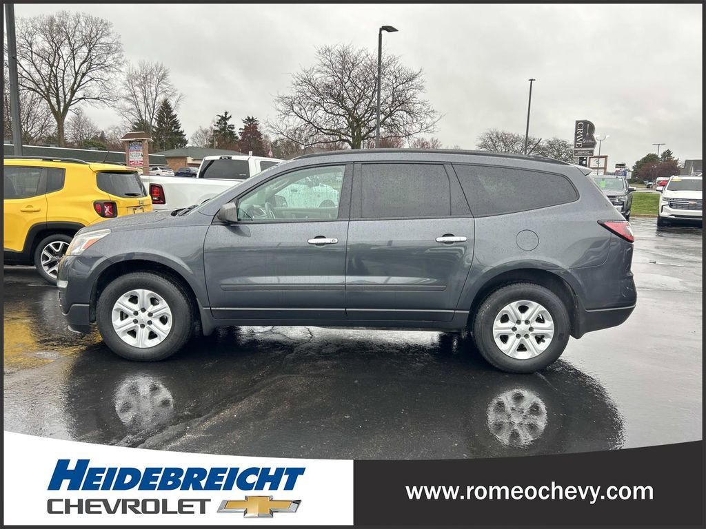 Used 2013 Chevrolet Traverse LS image 2