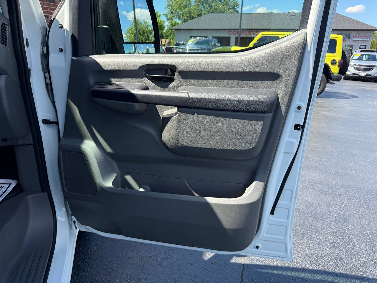 Used 2021 Nissan NV 2500 S RWD image 21