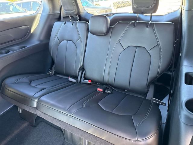 New 2026 Chrysler Pacifica Select image 9
