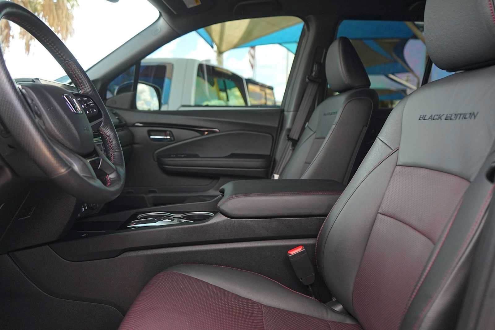 Certified 2025 Honda Ridgeline Black Edition image 10