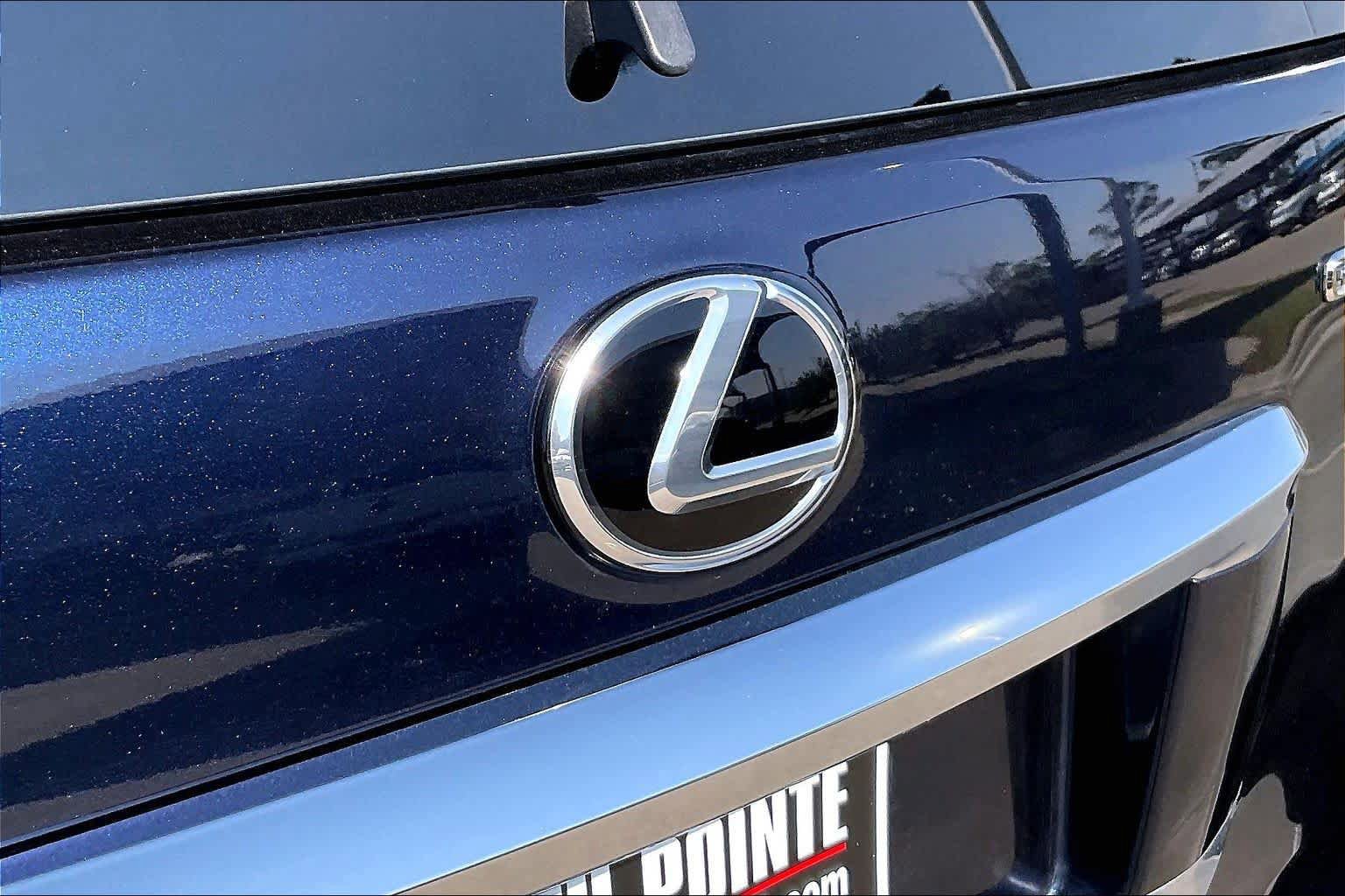 Used 2023 Lexus GX 460 Luxury w/ Accessory Package AWD/4WD image 30