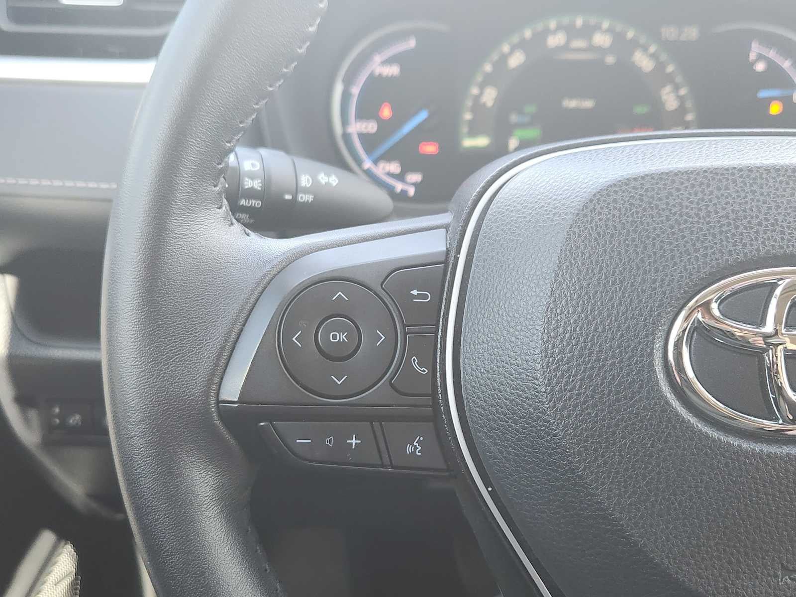 Used 2024 Toyota RAV4 XLE Premium AWD/4WD image 18