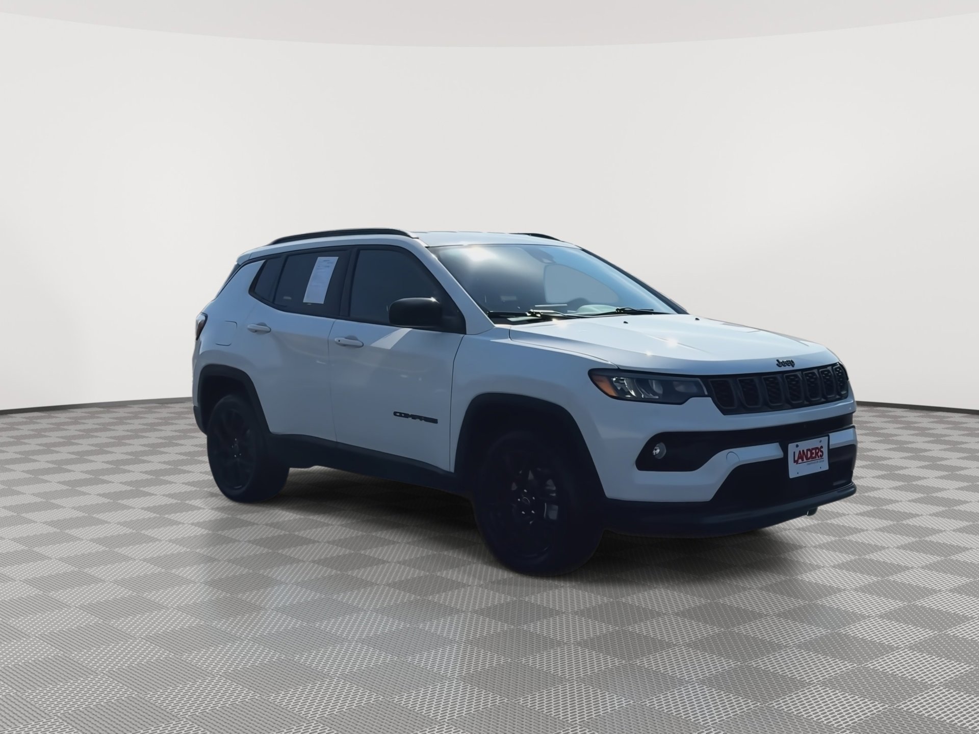 Used 2025 Jeep Compass Latitude w/ Altitude Special Edition image 2