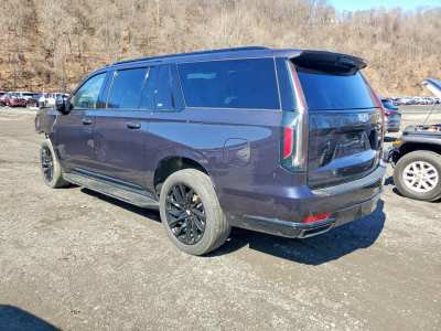 Used 2022 Cadillac Escalade ESV Sport w/ LPO, ONYX Package AWD/4WD image 4