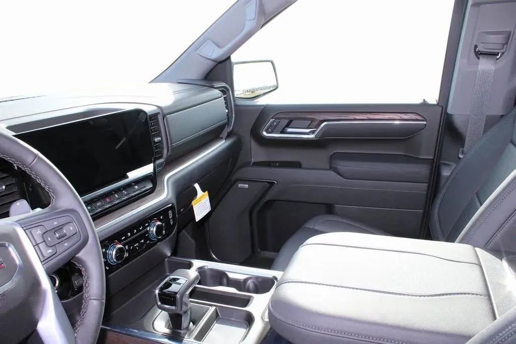 New 2026 GMC Sierra 1500 SLT image 13