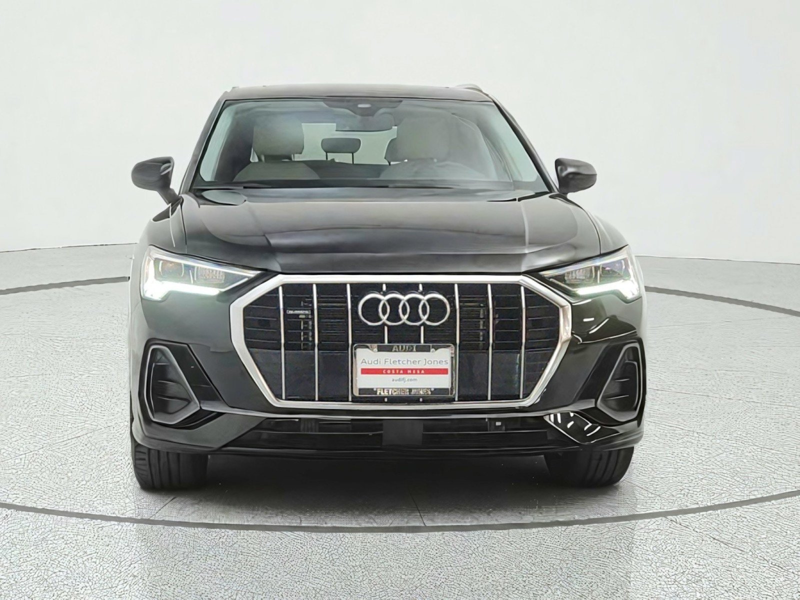 Used 2024 Audi Q3 2.0T Premium AWD/4WD image 2