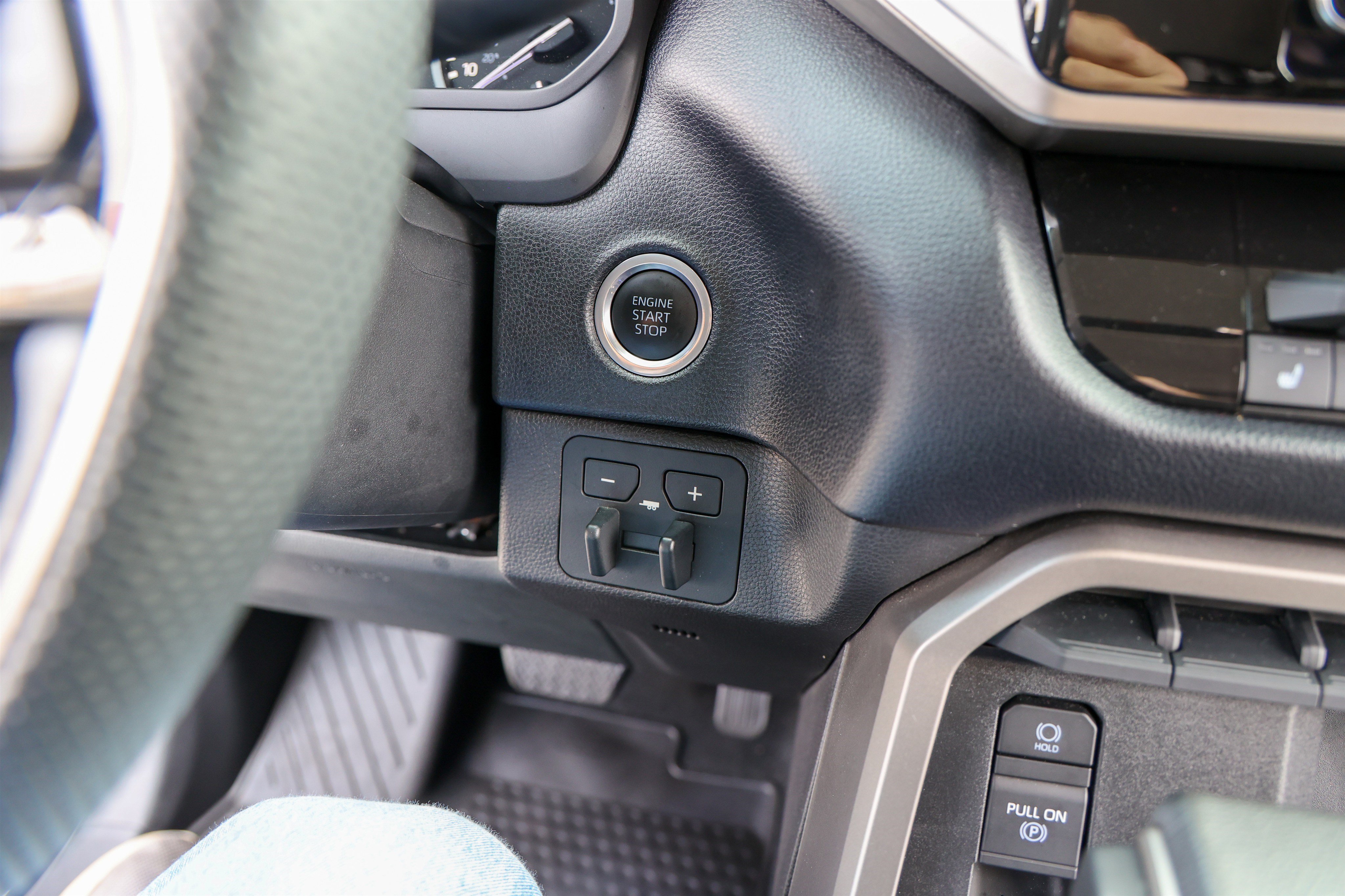 Used 2024 Toyota Tundra SR5 w/ SR5 Premium Package AWD/4WD image 22