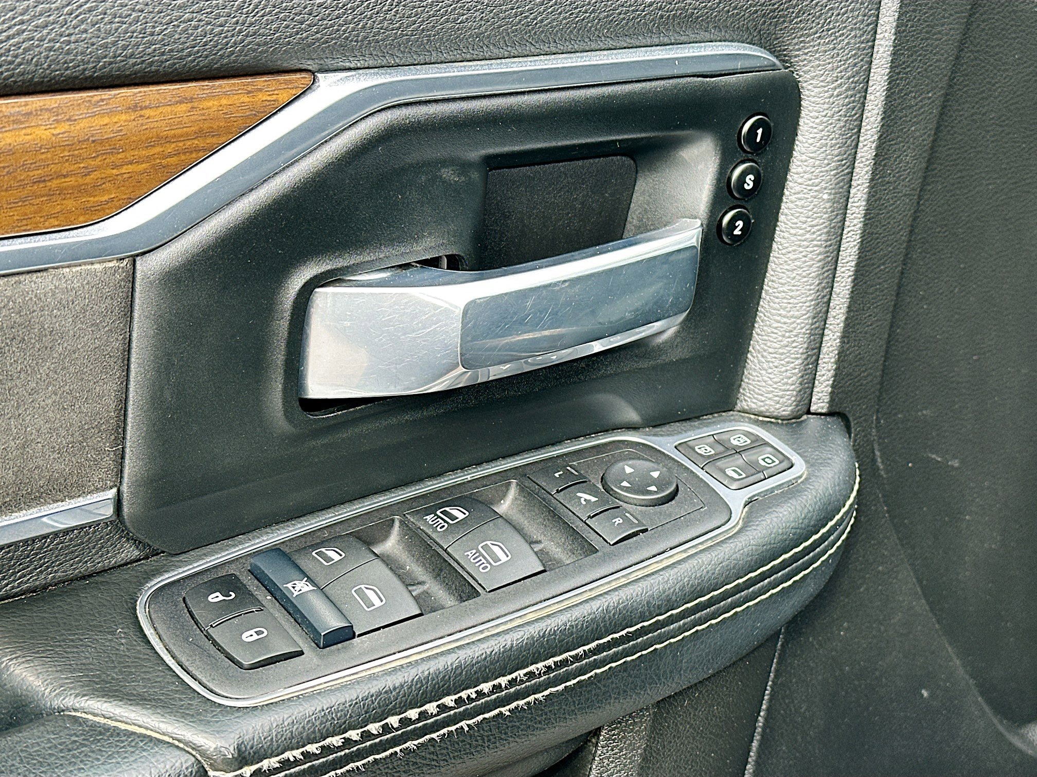 Used 2024 RAM 2500 Laramie image 15