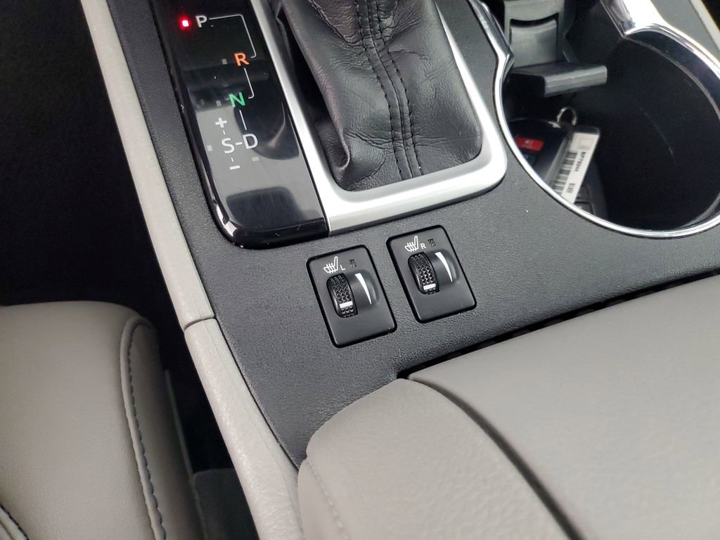Used 2019 Toyota Highlander XLE image 17