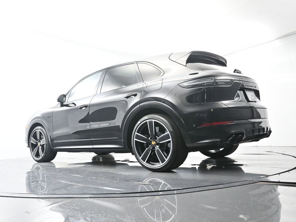 Certified 2022 Porsche Cayenne Turbo S AWD/4WD image 49