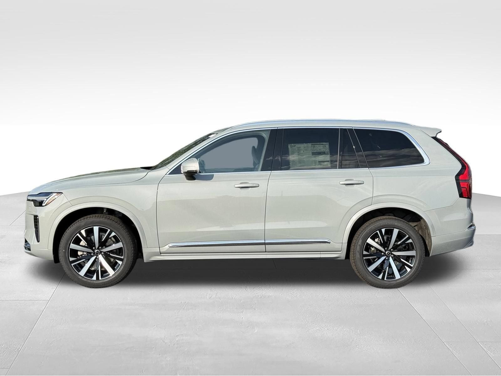 New 2027 Volvo XC60 B5 Core AWD/4WD image 2