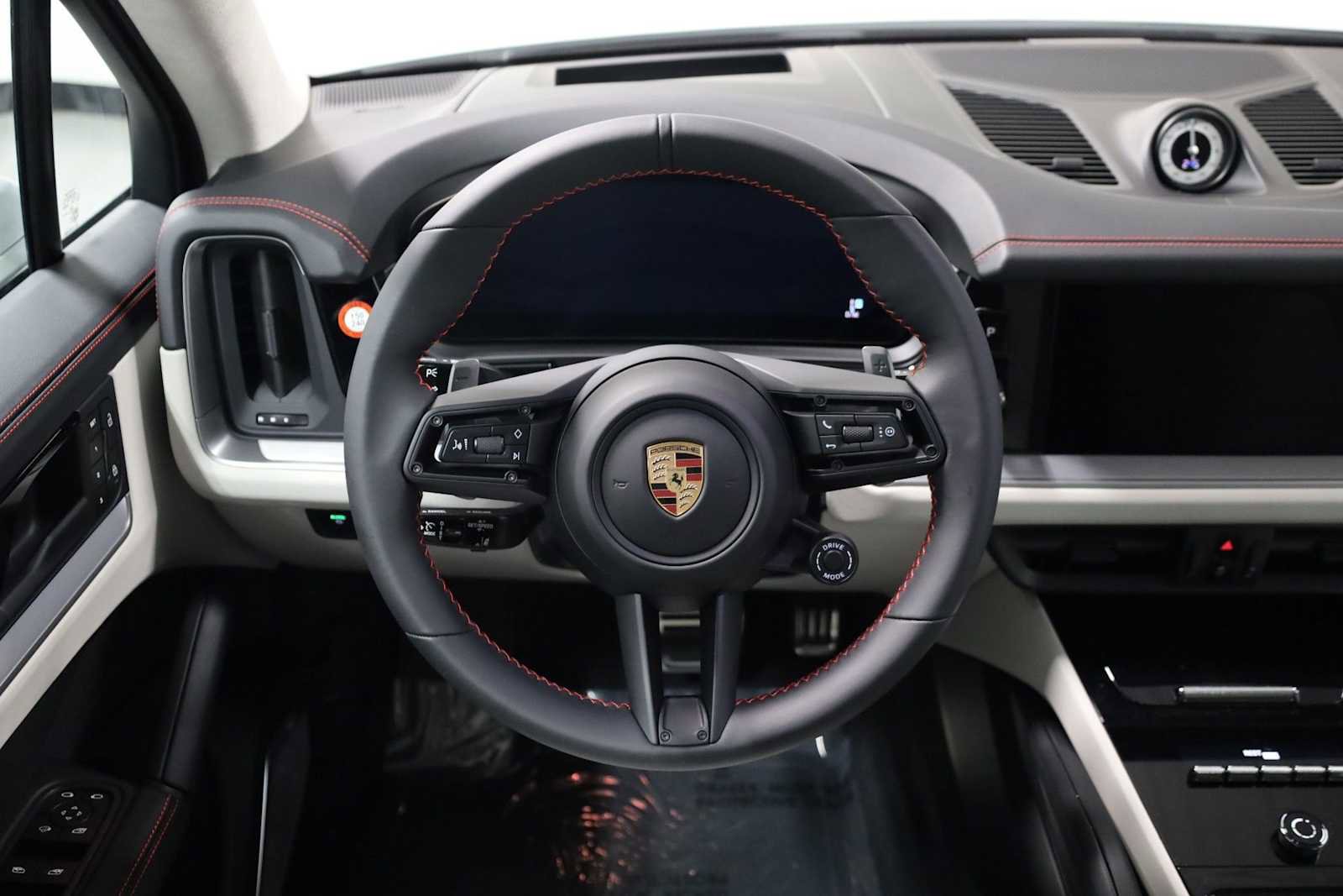 New 2025 Porsche Cayenne GTS image 25