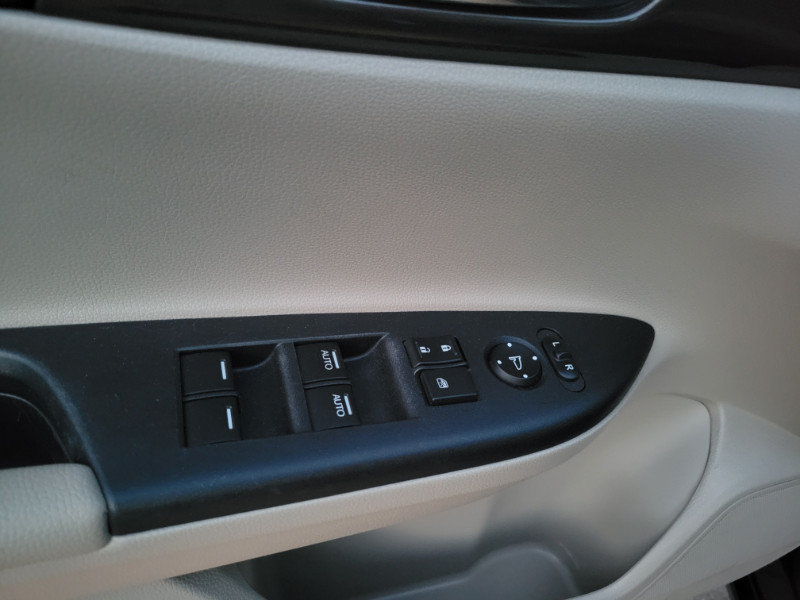 Used 2017 Honda Accord EX-L image 11