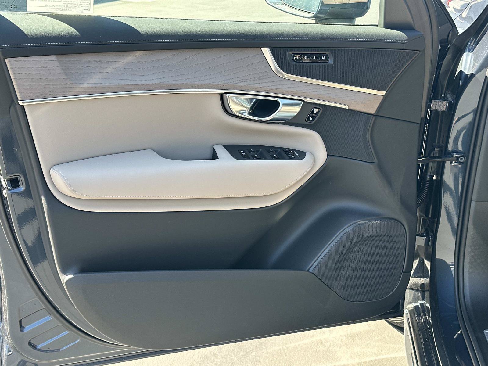 New 2026 Volvo XC90 B6 Core AWD/4WD image 11