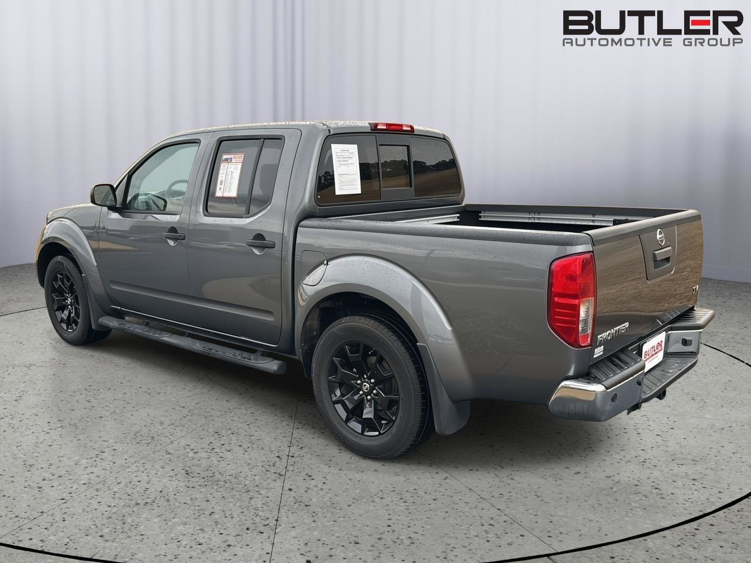 Used 2020 Nissan Frontier SV image 3