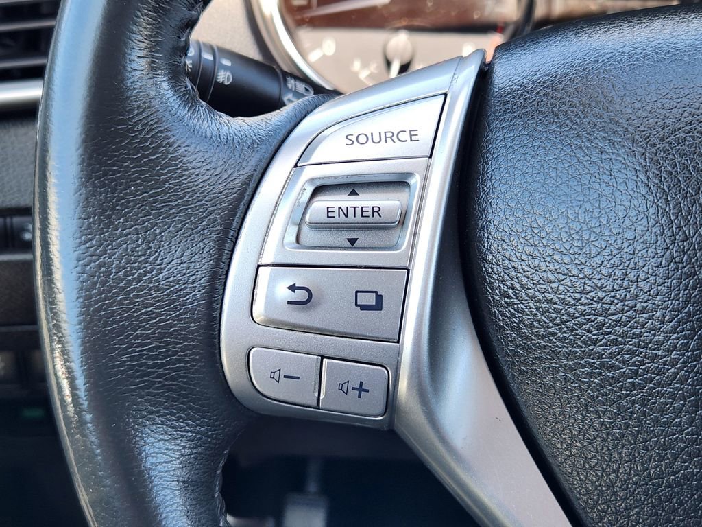 Used 2015 Nissan Rogue SL w/ SL Premium Package image 22