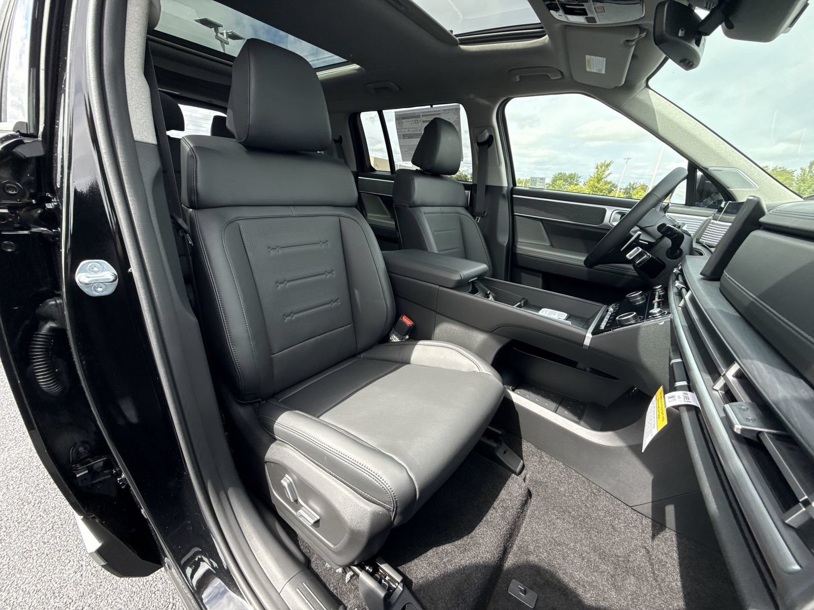 Certified 2026 Hyundai Santa Fe Limited AWD/4WD image 30
