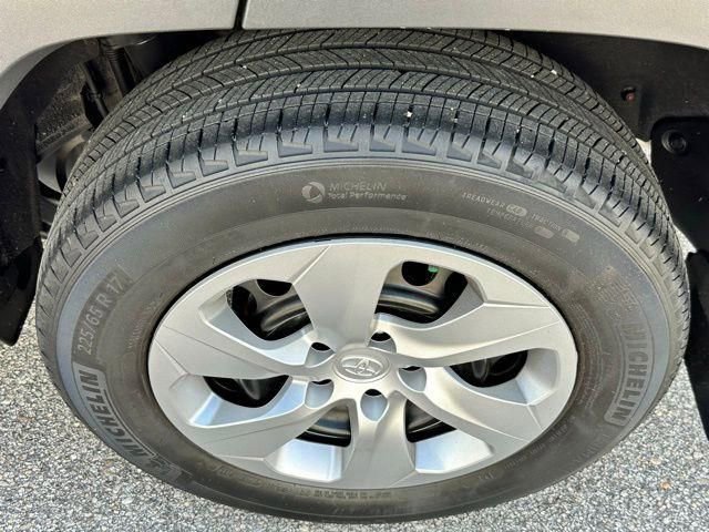 Used 2023 Toyota RAV4 LE FWD image 14