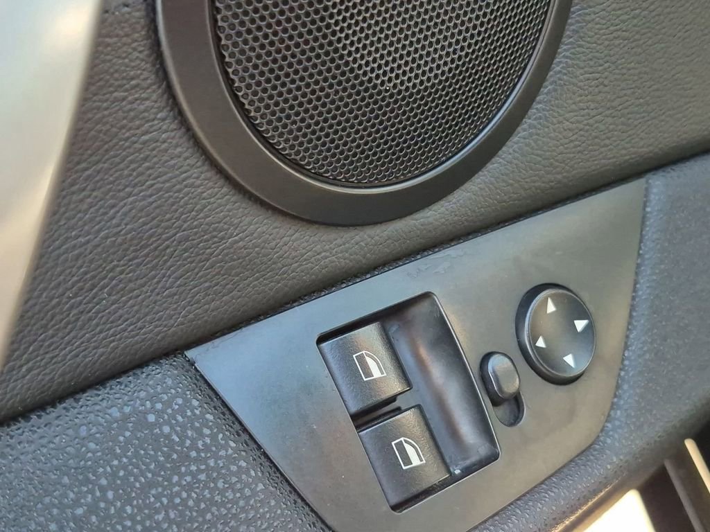 Used 2008 BMW Z4 3.0si RWD image 16