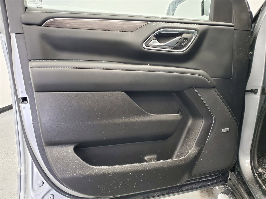 Used 2023 Chevrolet Suburban Z71 w/ Luxury Package image 9